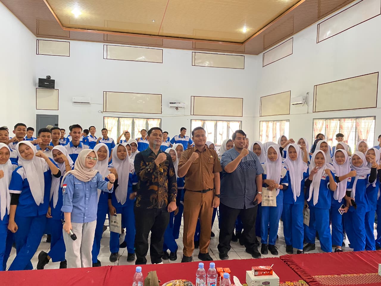 Roadshow HIMTI: IT Goes to School Series